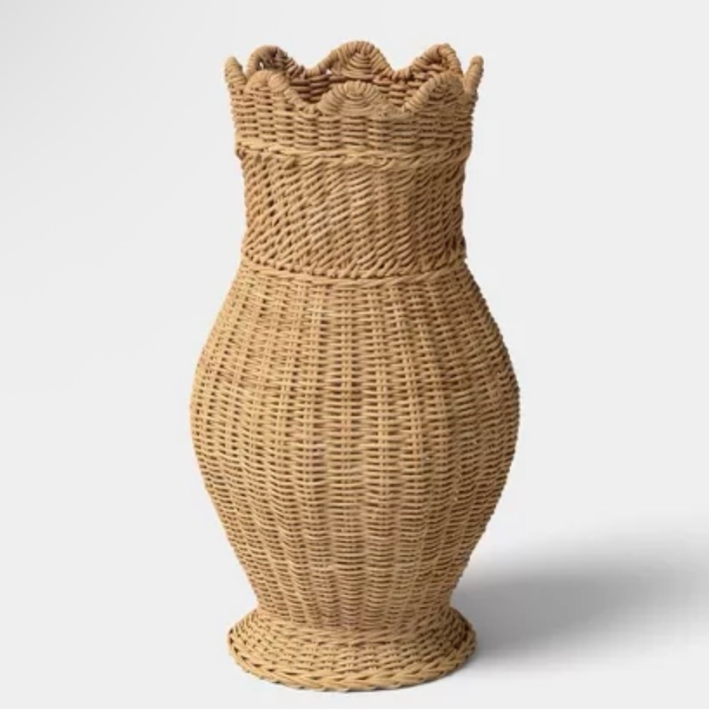 🆕- Threshold- Scalloped Edge Woven Vase with Glass Liner 16”. NWT